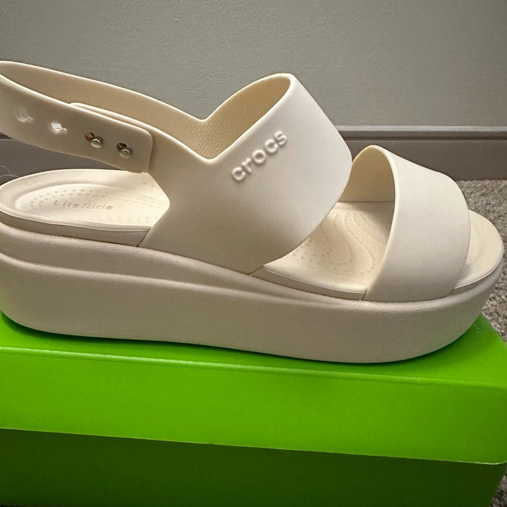 CROCS Women's Sandals - Cream